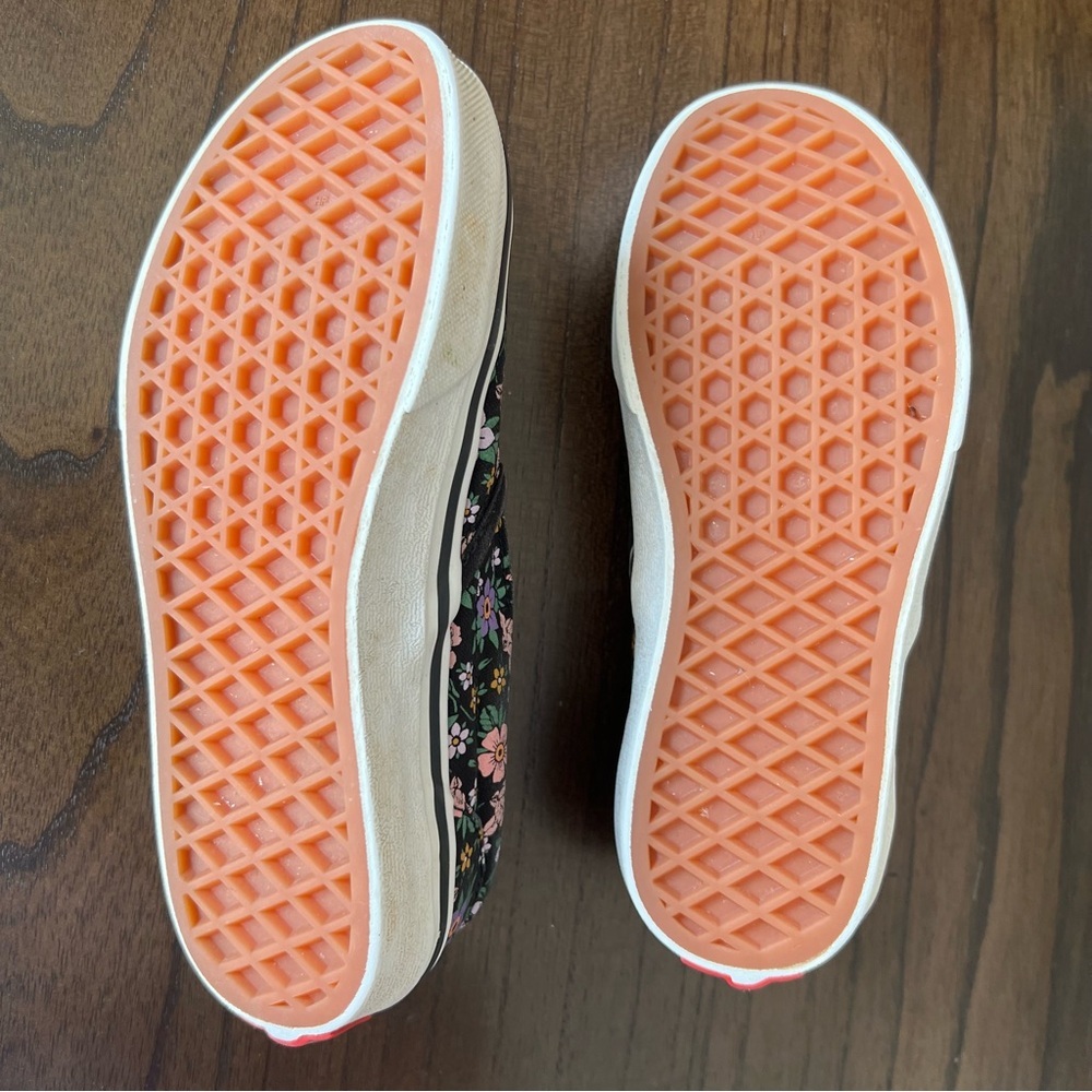 VGUC Vans Kids Black Floral Slip-On Sneakers - 1.5 - Picture 6 of 8